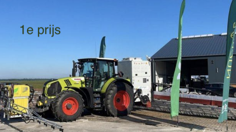 AgroTechniek's tweet photo. We feliciteren de winnaars van de innovatieprijs Bronzen Sikkel '22! 1e prijs; Nucrop van @kampsdewild_nl, 2e prijs; @Agrifac met de AtmosAdaptivePlus en de 3e prijs is voor @KvernelandGroup met de Pudama. Persbericht: https://t.co/pIQKZkhksZ #ATH22 https://t.co/bt6ZZzqlGc