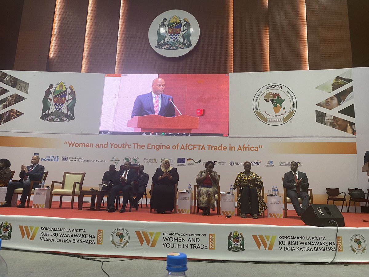 SACU_ES's tweet photo. SG Wamkele pays tribute to the women who were the Pioniers and “Founding Mothers of the what is now the AfCFTA. Being H.E @DlaminiZuma , @fatima @TreasureDlamin9. We honor and celebrate these great women and many others who negotiated the Agreement .@SACUSEC https://t.co/zi9VAFEfIN
