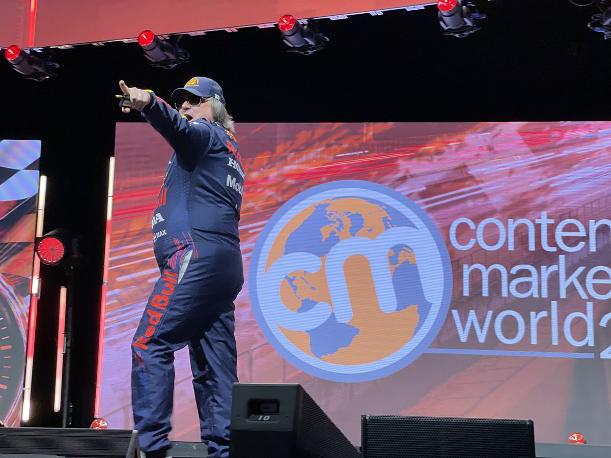 “Content won’t provide a strategic advantage. Distribution and execution of content will.” @Robert_Rose #cmworld