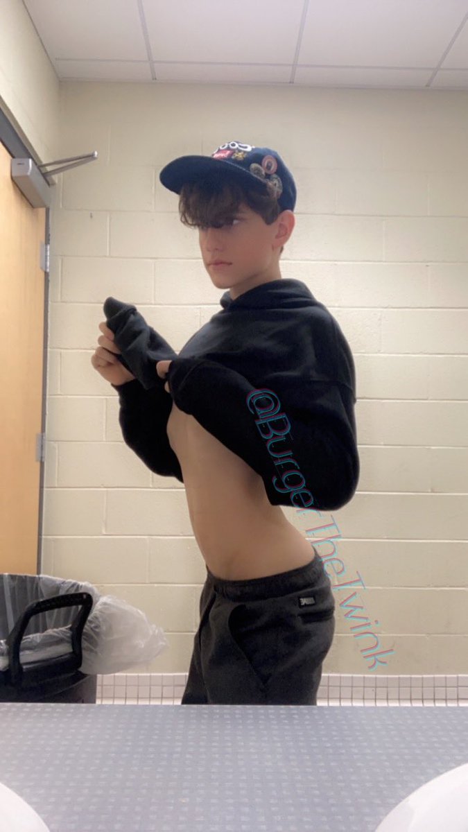 Burger (4.7k) on Twitter "My hat curls over my hat makes it look like