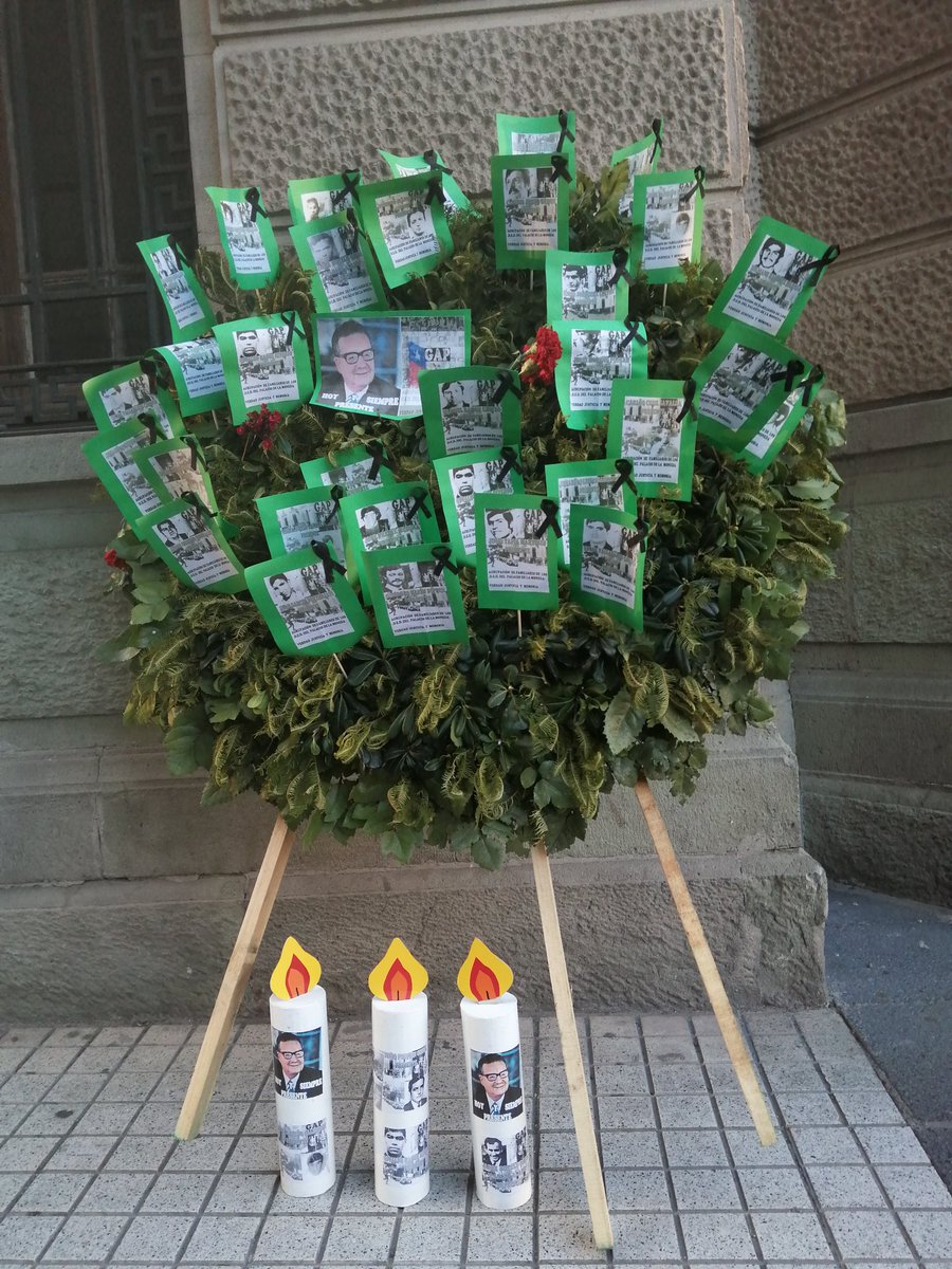 Xtianes's tweet photo. Así estamos
Ya en mi poltrona mirando la plaza de la (nueva) Constitución
#NuevaConstitucionParaChile
#AsambleaConstituyente

¡¡NO OLVIDAR!! 

- 78% quiere nueva Constitución
- 79% que la escriba gente de a pie

La lucha continúa
✊🏽✊🏽✊🏽 https://t.co/scCIGHhVBm