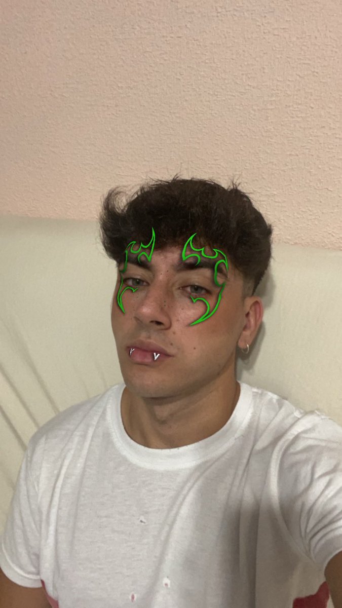 <3