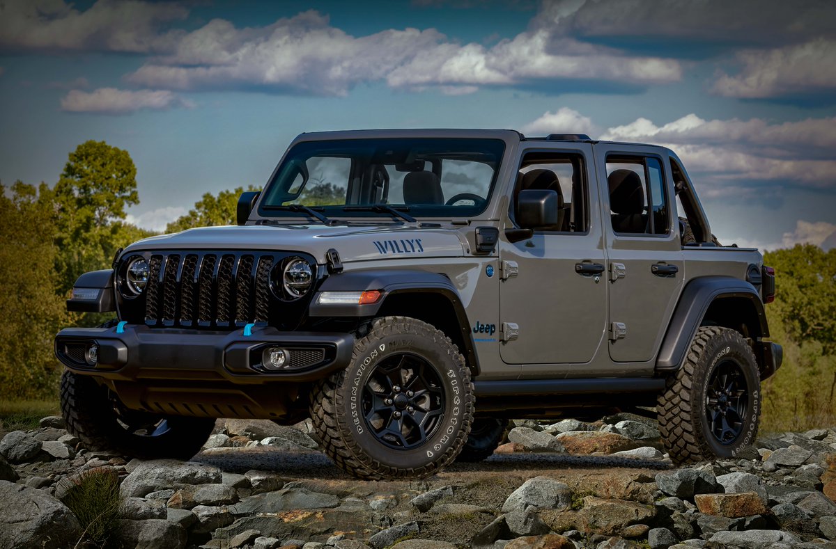 StellantisNA's tweet photo. #Jeep® brand electrifies the Motor City with debut of 2023 @Jeep Wrangler Willys 4xe at @NAIASDetroit
#4xe #Wrangler #DetroitAutoShow2022

Details: https://t.co/Bl0EakBTEa https://t.co/9jqrBXbVW3