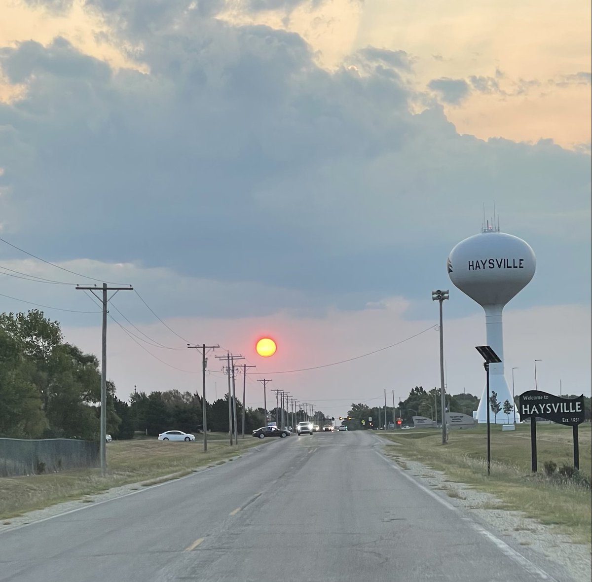 TechTalk261's tweet photo. Good morning, Haysville! ⁦@USD261⁩ #usd261derful https://t.co/pc6xiSzSC1