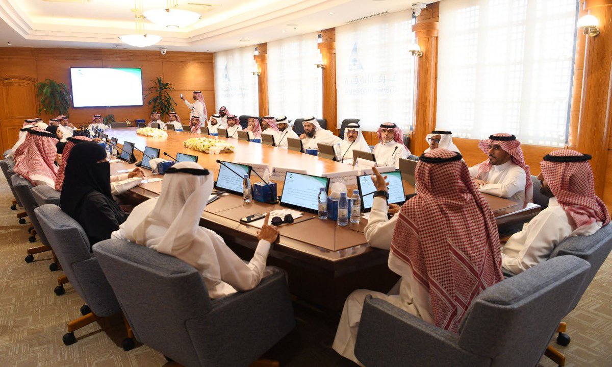 #غرفة_الشرقية tweet media