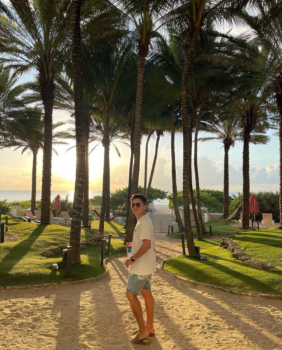 GrandSurfside's tweet photo. Meet us beachside at #grandsurfside.
📸 davron_magametov
#vacationtime #beachiscalling #miamibeach https://t.co/M4Ca1NhOey