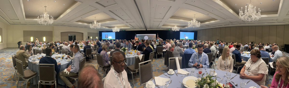 FlaStrawberries's tweet photo. Breakfast with Florida Agricultural leaders.  #FFVA2022 https://t.co/sNQhFu1AAH