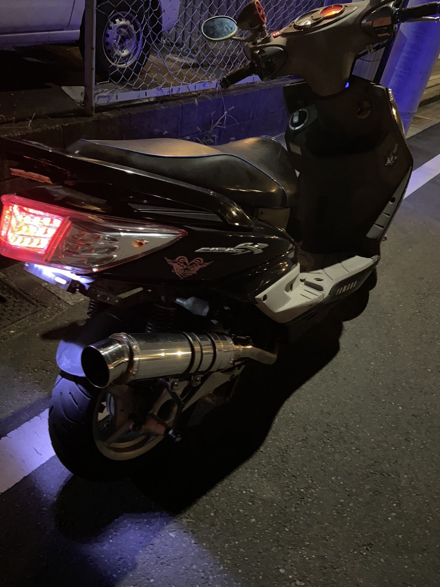 bikecustom6's tweet photo. 埼玉からシグナス売ります
マフラー、青ポジジョン、HID、メッキミラー
走行2万キロ
一括のみ8万円
購入希望の方はDM下さい
ご自宅までの配送手配も出来ます
#ワンツー #V125 #V125G #PCX #バイク https://t.co/j22G8lL39J