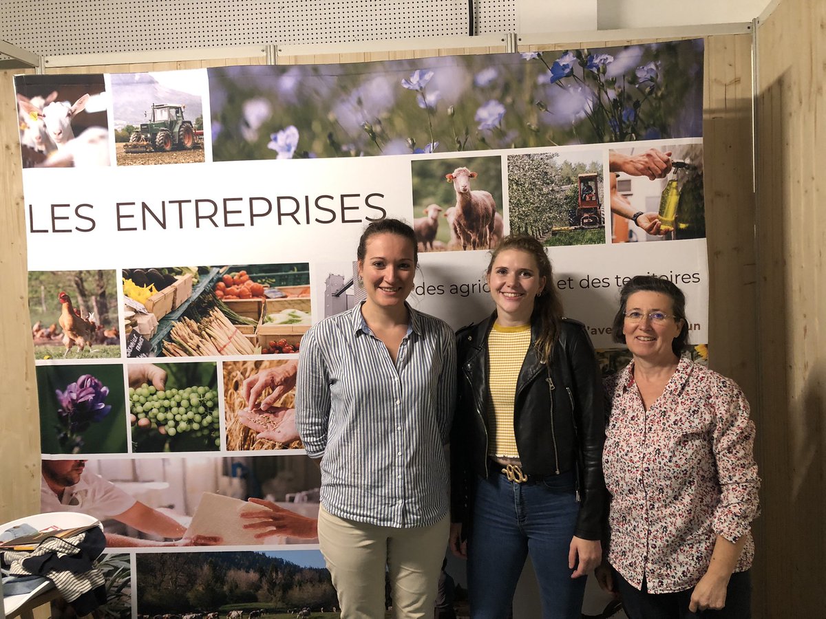 lacoopagriHDF's tweet photo. Salon #Produrable2022 #agroecologie #bioeconomie les #coopératives s’engagent dans la production #durable @lacoopagriHDF est présente, nos territoires @hautsdefrance et @iledefrance ont leurs cartes à jouer, aux côtés de nos #coopératives @lacoopagricole https://t.co/Mof7NwGtTE