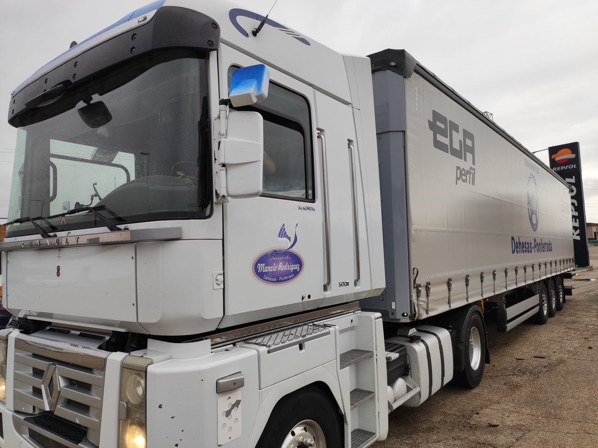 Nuestro transportista Manuel comienza un nuevo día con el objetivo de entregar los pedidos a nuestros clientes.
Buen viaje