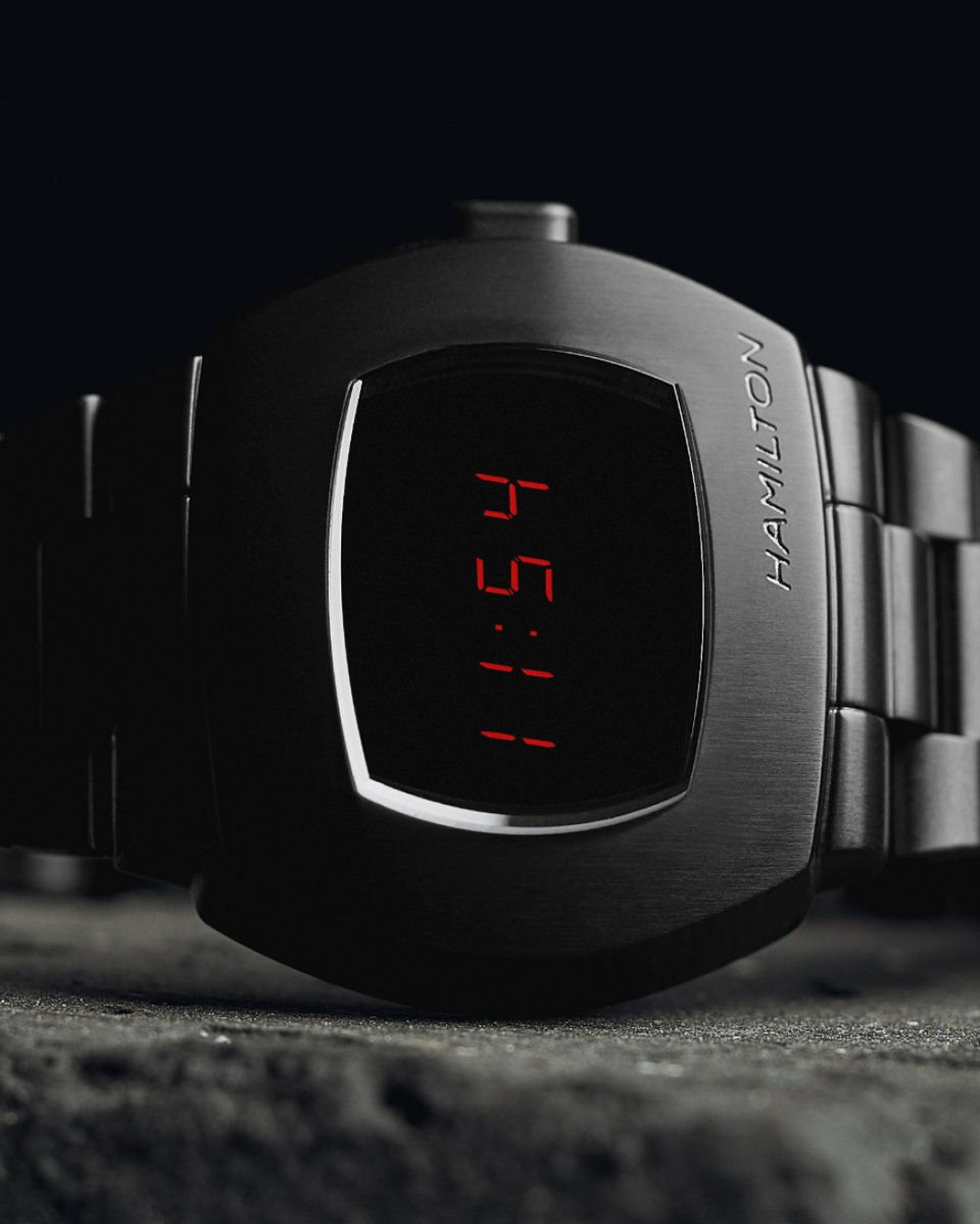 hamiltonwatch's tweet photo. Great minds think alike. Hand in hand, lead the way in the adventures ahead with our PSR Digital: https://t.co/OdGPqR4WDO 

#hamiltonwatch #hamiltonPSR #PSRdigital #spaceage #futuristic 
(Ref. H52414130, H52404130) https://t.co/gMwHG5yu8h