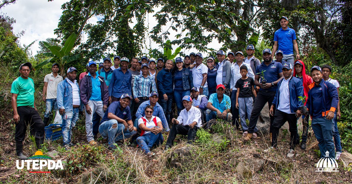 eliferboherasme's tweet photo. En dichas parcelas sembramos un total 4,115 plantas de café.
Desde la @utepdard, seguimos 24/7 trabajando y sembrando en beneficio de nuestro país. 4/4
#utepdard #plantas #eliferboherasme https://t.co/35NM43PxTd
