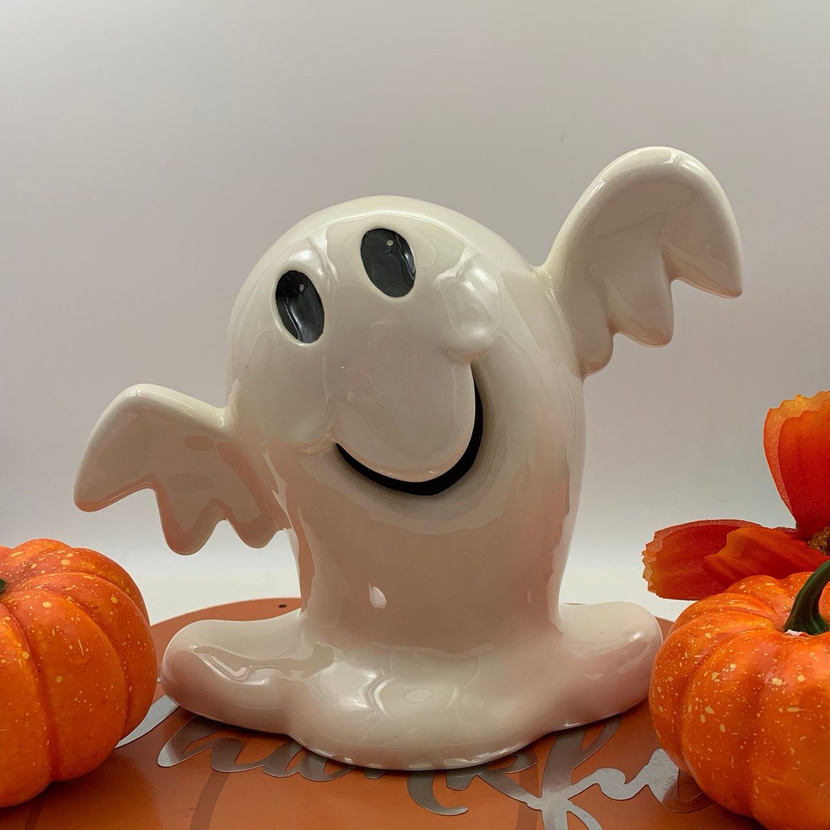 LilyDogAntiques's tweet photo. Excited to share this item from my #etsy shop: Vintage Heavy, Large Ceramic Halloween Ghost Decor, Ghost Candle Light Decor #halloween #halloweendecoration #halloweenghost #ceramichalloween #ceramicghost #halloweentealight #vintagehalloween https://t.co/3H03V1Jl0i https://t.co/IUBfeRRsoV