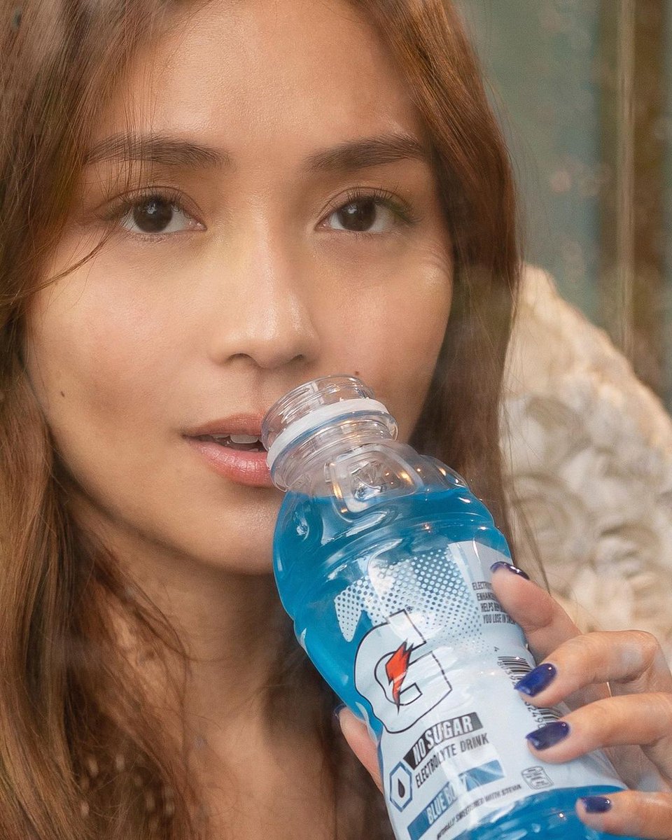 moonlaytning's tweet photo. “Here's your cue to always HYDRATE! 💧” bernardokath's photos https://t.co/W9Fzwh9PMo https://t.co/RlF2QXBsIS