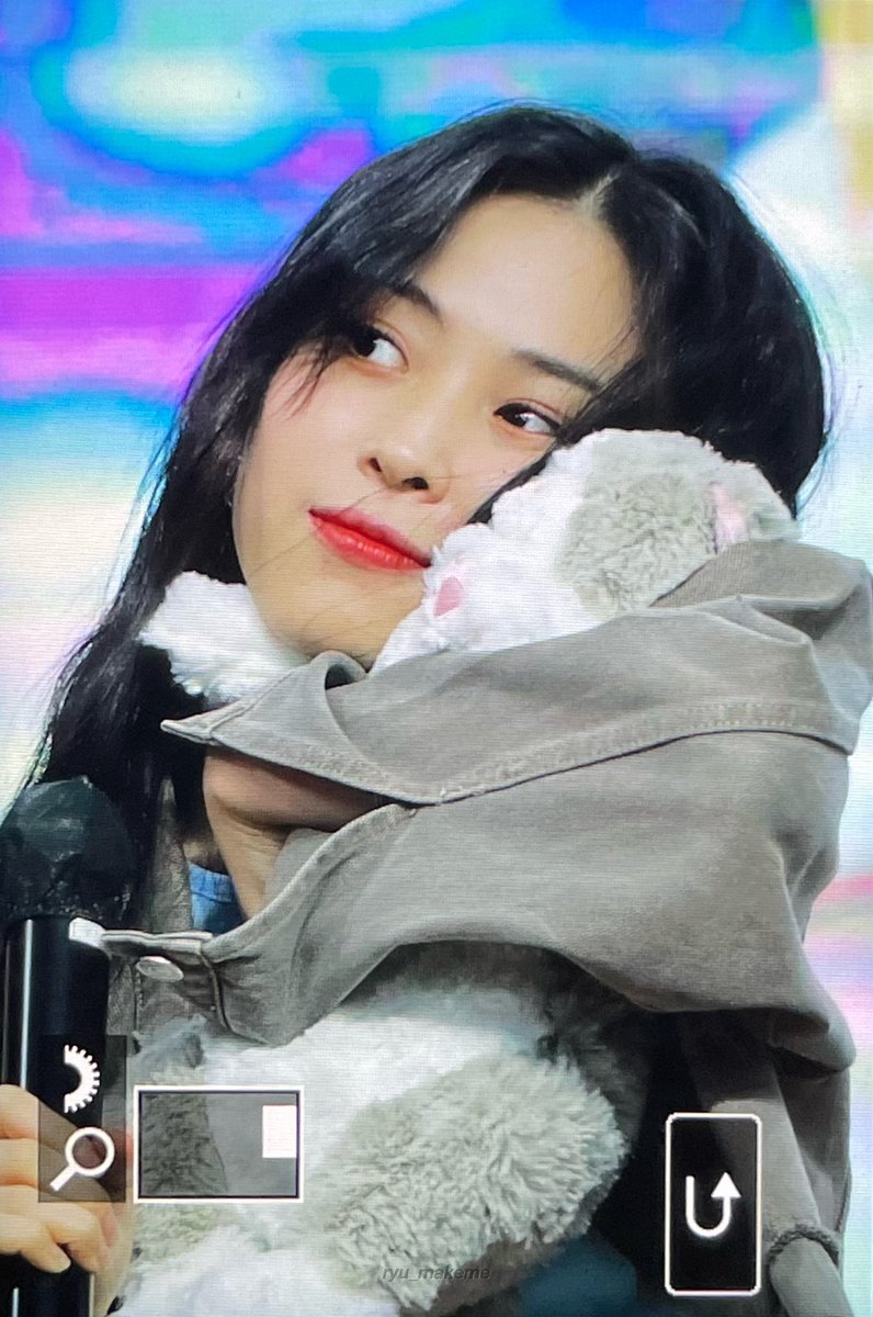 danacatt_RJ's tweet image. 인형 꼬옥 안고있는 아기햇살아...♡