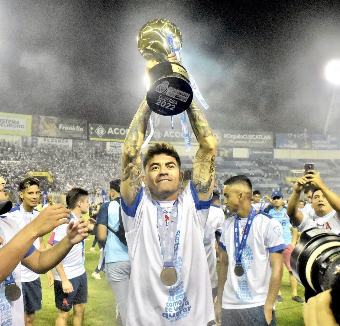 Vla04's tweet photo. Siempre a Muerte con vos @ivnManci4 💪💪👊 "Los que mas HABLAN, son los mismo que no han logrado ni la mitad de lo que TU has alcanzado" https://t.co/dwD8OE4IWv