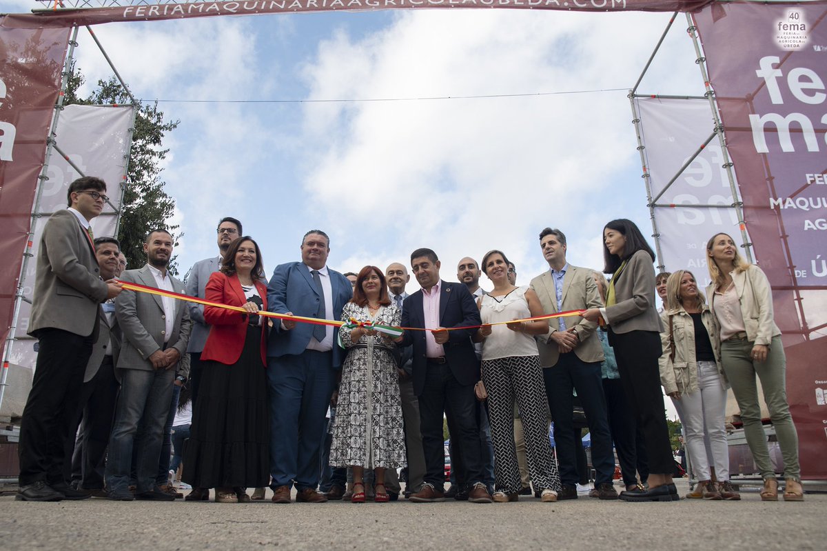 Alojam_Delgado's tweet photo. #RT @Turismodeubeda: RT @FemaUbeda: 🚜 FEMA 2022 🚜 | Momentos de la inauguración y la visita de las autoridades a os participantes en la 40 edición de la #FEMA22.
@AgriculturAnd @dipujaen @aytoubeda https://t.co/Pi5OncVpJB