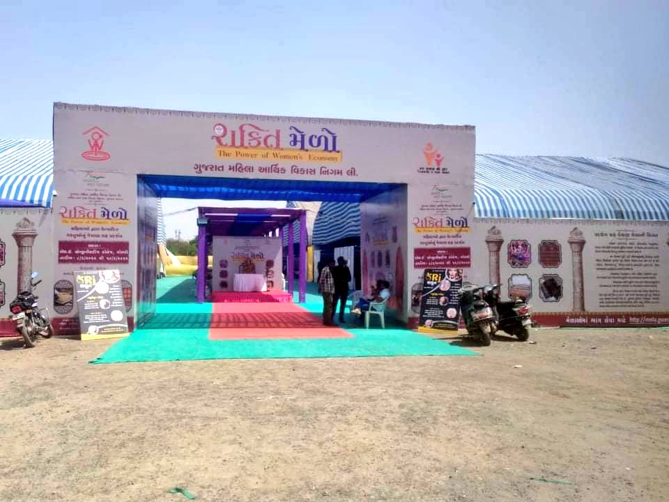 JayeshPankhania's tweet photo. @GwedcG @nirala_kk @manisha_vakil @Pushplata2018 @CMOGuj @WCDGujarat @Bhupendrapbjp મહિલા નિગમ ના મેળા ટોટલ ફ્લૉપ મેળા છે કોઈ પણ પ્રકાર ની જવાબદારી ભર્યું કોઈ વ્યક્તિ હાજર રહેતું નથી. જુના કારીગરો ને બ્લેક લિસ્ટ કર્યા પછી એવું કહેવામાં આવ્યું છે કે હવે તમને મહિલા નિગમ ના મેળા માં ભાગ લઇ શકશો નહિ.. તો આ સુ છે.. https://t.co/5YI8CUjO8H