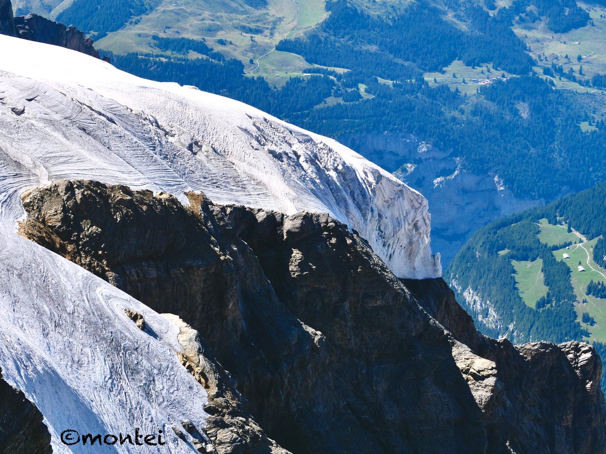 BillMontei's tweet photo. @SiKImagery Looking down on Switzerland from Jungfraujoch! https://t.co/tbwYTYzhJ4