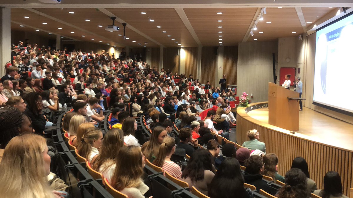 Hippydudu's tweet image. #ICHEC #decretpaysage #universite #francophone #wallonie #Bruxelles