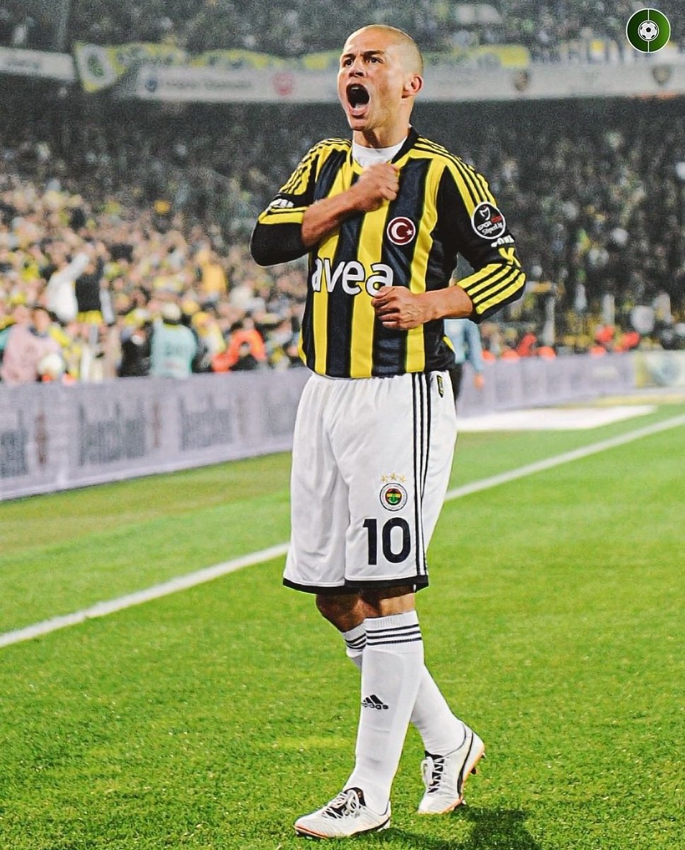 phschologist's tweet photo. Olmadı kimse sen gibi... Mutlu yıllar büyük kaptan Alex De Souza https://t.co/Atdw5iqDeY