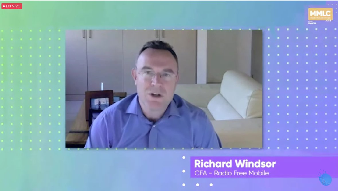ImpactoTIC's tweet photo. "Es importante impulsar el ecosistema digital actual. No se debe pensar solo en teléfonos inteligentes o tablets, sino en el sector automotriz y el metaverso", Richard Windsor, CFA – Radio Free Mobile. 

Estamos en el @mmlc2022 >> https://t.co/iTefF08YJO https://t.co/7FRrpduSx2