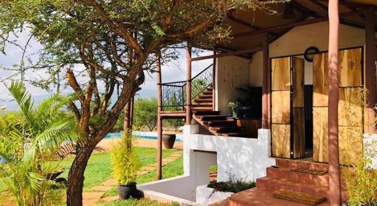 agar_limited's tweet photo. Say hi to our mid-week post 😃
*
Did you know that you could find our room amenities @Oldonyoorokcamp?
*
Find our wonderful organically certified @essenza_by_agar room amenities in this wonderful tented camp.
*
#TembeaKenya
#essentialoilsforthewin
 #aloebasedcosmetics https://t.co/52hhe14FY9