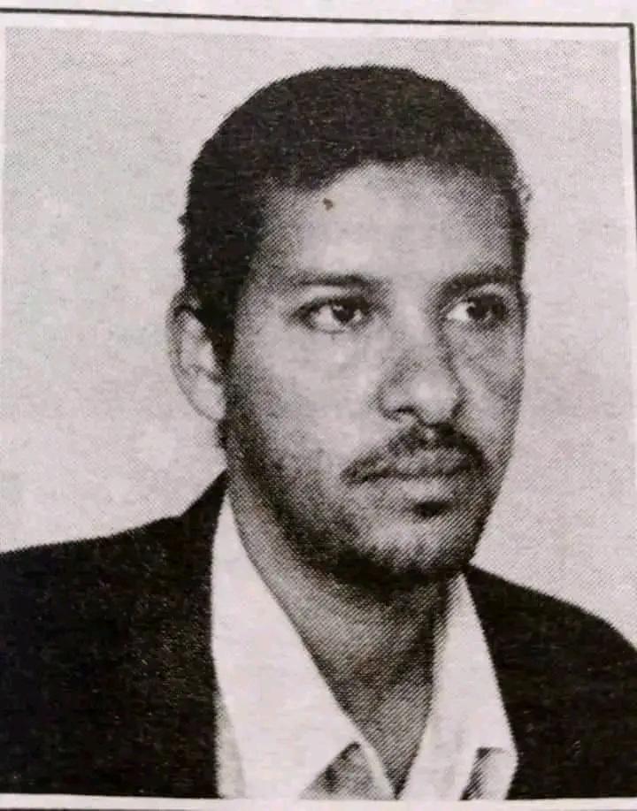 ZerafB's tweet photo. <<ሠርቀ ዳ.>> በሚል የብእር ስሙ የሚታወቀው ጎበና ዳንኤል <ቆንጆዎቹ>> የተሰኘውን አንጋፋ ልቦለዱን ሲፅፍ የ 22 አመት ወጣት ነበር። https://t.co/FcTFWWklm1