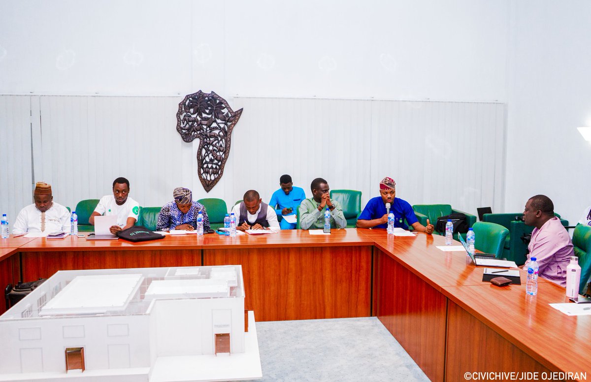 promadng's tweet photo. In the six-months fellowship, @DaisiOmokungbe had opportunity of learning &amp; networking with different leaders in the public, private and civic sectors, which is critical to our work as a civic-tech organisation #PROMADFoundation #CivicHiveFellowship2022 #CommunityNeedsAssessment https://t.co/kvqkUDgSBb