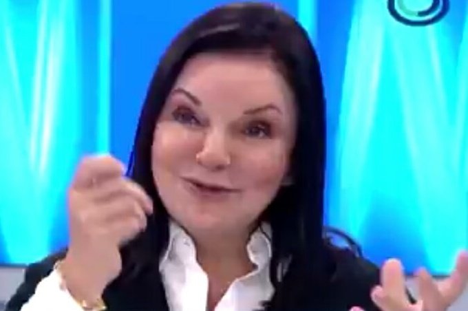 VictorianoVict5's tweet photo. @peru21noticias A esta la declaran persona no grata hasta en su casa.🤣🤣🤣🤣🤣 https://t.co/K624EYvTqs