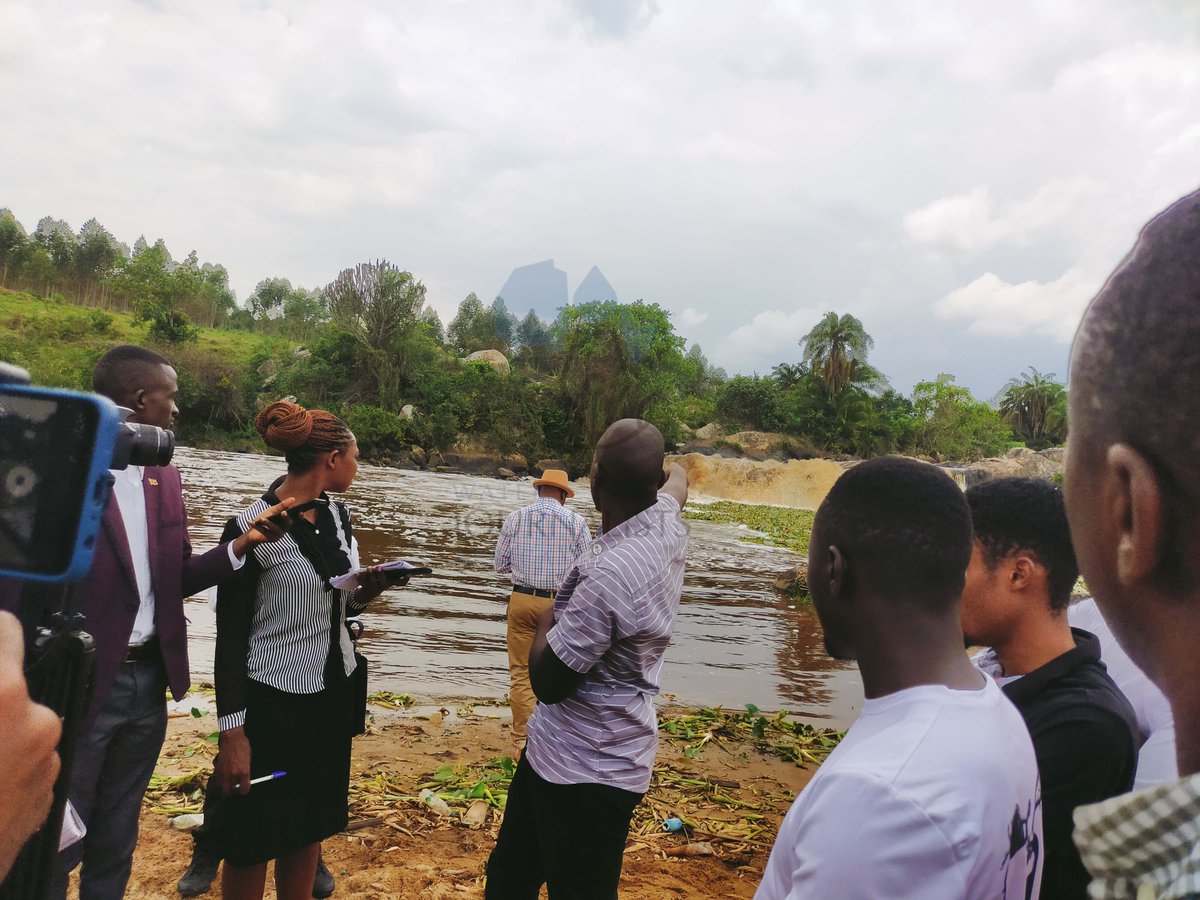 PaleWaterUg's tweet photo. This river serves as a water source for Mbarara city and neighboring areas.

📷@AdellaMbabazi

Cc: @Mugira @BaryahabweD @RamaTED19 @innoateenyi 

#PaleWater
#EndPlasticPollution
#SaveRiverRwizi https://t.co/sdqDqRsoD0