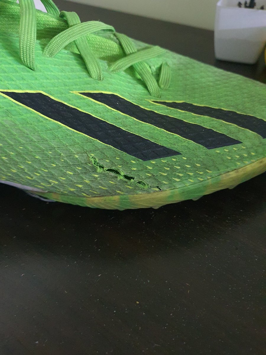 deep3110's tweet photo. @adidas @adidasfootball we purchased football shoes from your outlet in Oberoi Mall, Mumbai, India on 26/07/22. Within a week after just one match it ruptured (see pic). On complaining so far has been no response. Very poor product and extremely poor service. Pls help. https://t.co/HP2ZosCUTC