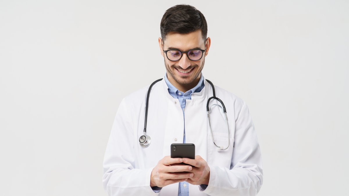 CGM_FR's tweet photo. Avec la nouvelle application mobile CLICKDOC PRO 📱, retrouvez les fonctionnalités de votre agenda médical où que vous soyez et au moment où vous le souhaitez ! https://t.co/siQ8pNqWf0 https://t.co/QaDvRWRH7E