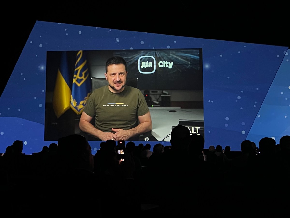 HelloTelos's tweet photo. It's the last day at @SALTConference, and our team has been working hard with meetings, events, and panels!
We're packing our bags again soon; its a busy month for #Telos โ๏ธ
#cryptoevent #saltconf #web3 #defi https://t.co/ZT31vn0WzH