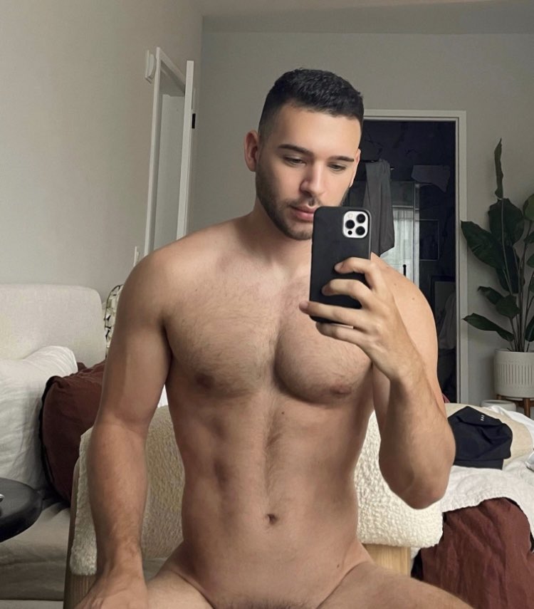 johncfit's tweet photo. Time for the gym, want to join? https://t.co/i4CF0WbgPk