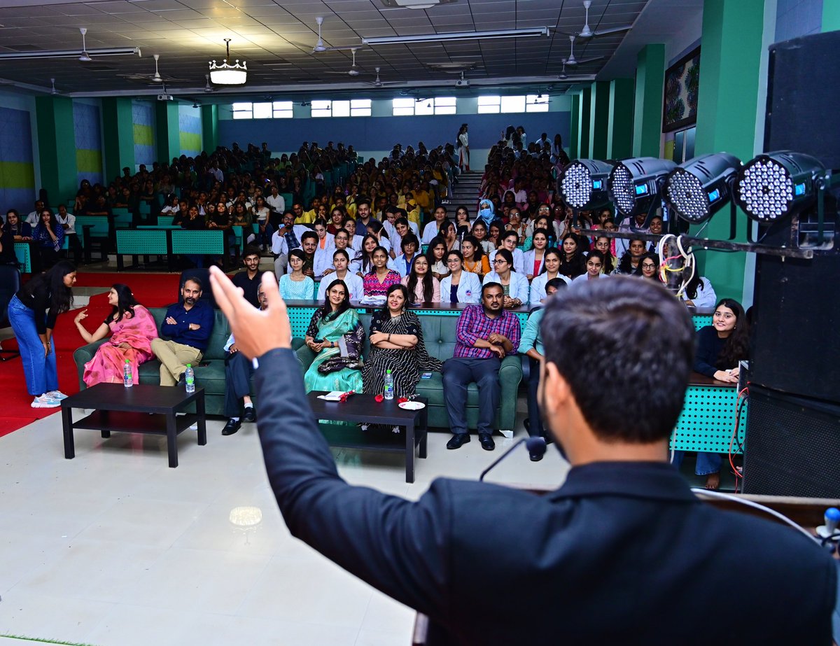 Theashfaque7's tweet photo. The only failure is not to try .
#Indore #sriaurobindoinstituteofmedicalsciences #Saims #Anchoring #positive https://t.co/wF1IE3ajGb