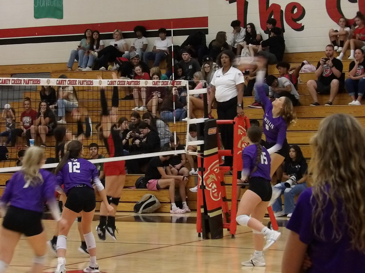 Christa_08VB's tweet image. Photo drop from last night vs Caney Creek @WillisVball @MoCoJrsVBC #4thedub #recruitwillis