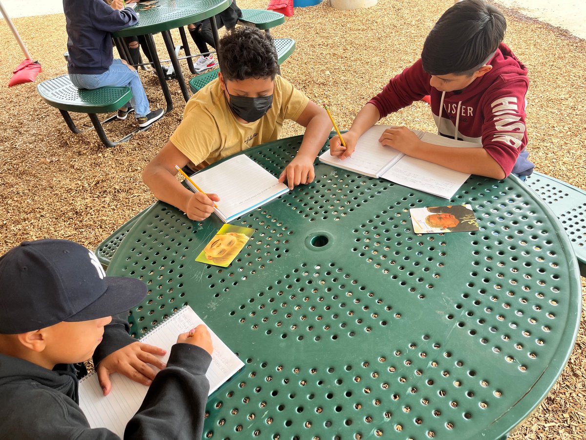 HyblaValley6th's tweet photo. Writing outside gives our brains a boost @HyblaValleyES  #HyblaValleyHuskies https://t.co/apXuPaHim9