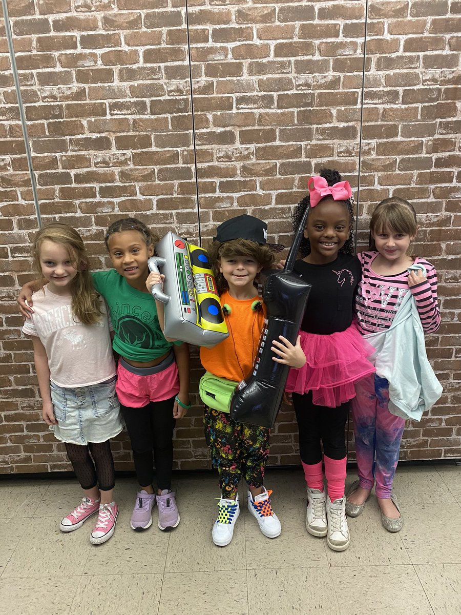 #80’s #GuildStrong 📻🤍 🎧