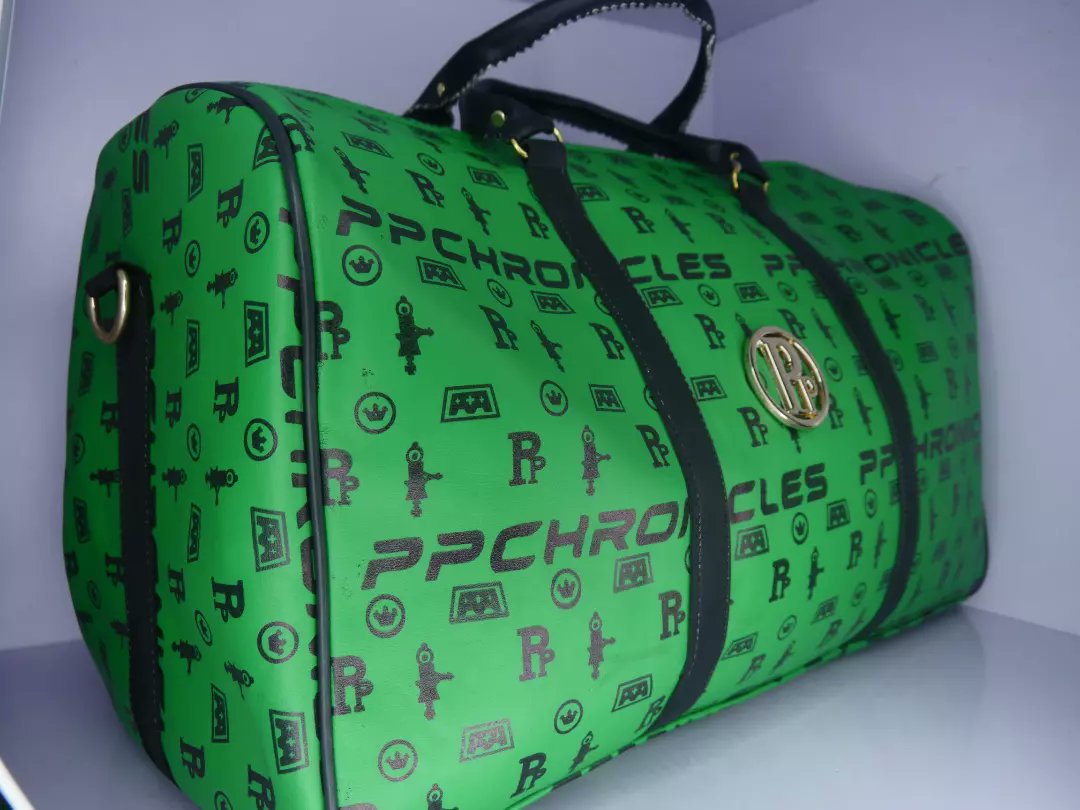 ppchroniclesltd's tweet photo. This PPCHRONICLES luxury travel bag can be all yours for just 35,000 naira only. Hit DM to purchase
#ppchronicles #luxurylifestyle #travel https://t.co/3Y9pae7cOL
