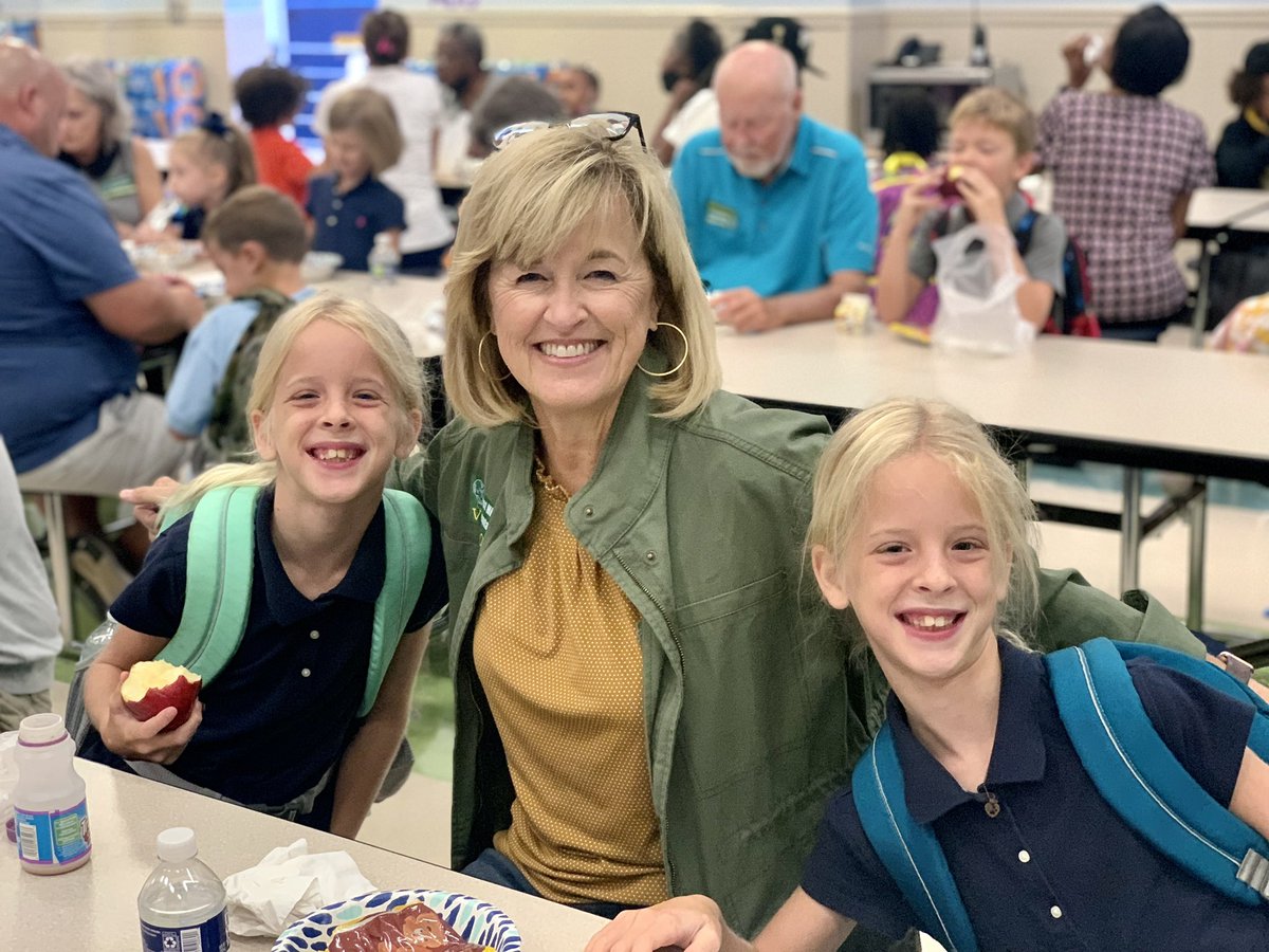 What a great morning at Forest Hills Global!!  Thank you to all the grandparents and family members that came out and had breakfast with us this morning!!  #grandparentsday2022 #OneTeamOneGoal <a href="/FHGES/">Forest Hills GES</a> <a href="/KimFoleyEDU/">Kimberly Foley</a> <a href="/NewHanoverCoSch/">New Hanover County Schools</a>
