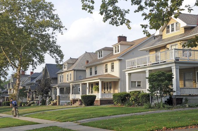 ATTN Lakewood Landlords: The Landlord Training Seminar recording is now available.  This fulfills one of the requirements needed to secure your housing license.  The video  is available for viewing through 10/01/22.   Watch the video here: ow.ly/9kVT50I6ZgF