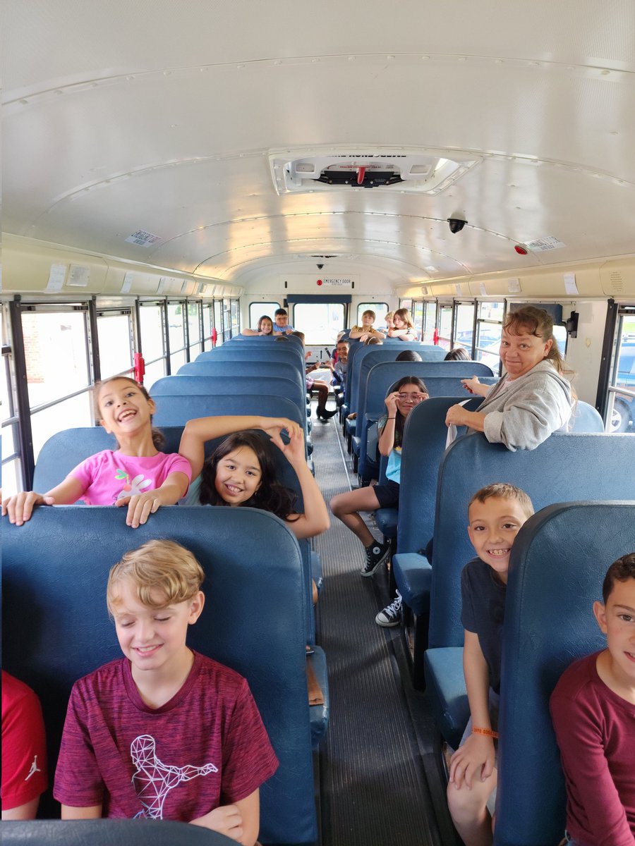 PWintermediate's tweet photo. Today at Pinewood we had our first bus drill of the year! The students learned and practiced what to do in case of a bus emergency. They all did an excellent job! https://t.co/getvhGttI2