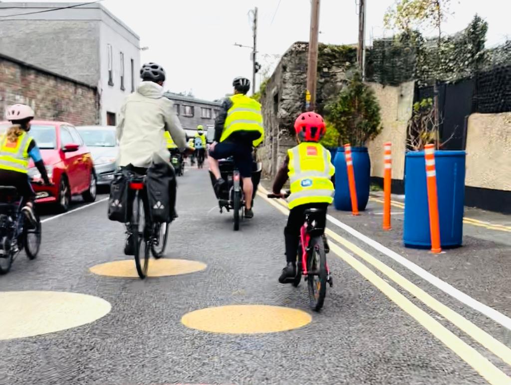 How cool is this street in front of the Jes?