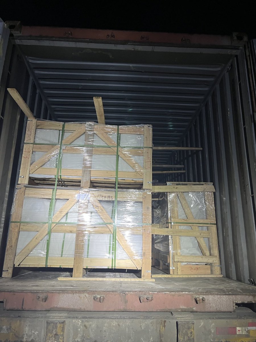 junglezcl's tweet image. 3 x 20'GP were loaded, from noon🏞️ to night🌌. Let's go!💪
#singostone #moleanos #limestone #известняк #caliza #containerloading #shippingcontainer #marblepackaging #marble #หินอ่อน #thailand #bangkok #bkk #scopelangsuan #moscow #dreamtowers #cdmx #naucalpan #polanco #monterrey