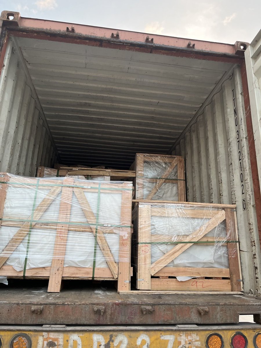junglezcl's tweet image. 3 x 20'GP were loaded, from noon🏞️ to night🌌. Let's go!💪
#singostone #moleanos #limestone #известняк #caliza #containerloading #shippingcontainer #marblepackaging #marble #หินอ่อน #thailand #bangkok #bkk #scopelangsuan #moscow #dreamtowers #cdmx #naucalpan #polanco #monterrey