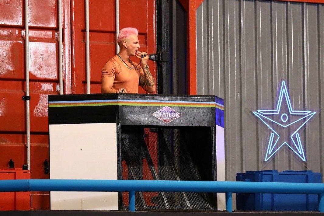Exatlon's tweet photo. Contestants from both teams of #ExatlonSlovenija try their best to win the gameπββοΈβ½
*Monday through Friday at 19:45 p.m. on @PlanetTV πΊ
.
.
#Modraekipa #RdeΔaekipa #Exatlon #SportsMeetsReality #PlanetTv @exatlonsi https://t.co/GIuI39jmCw