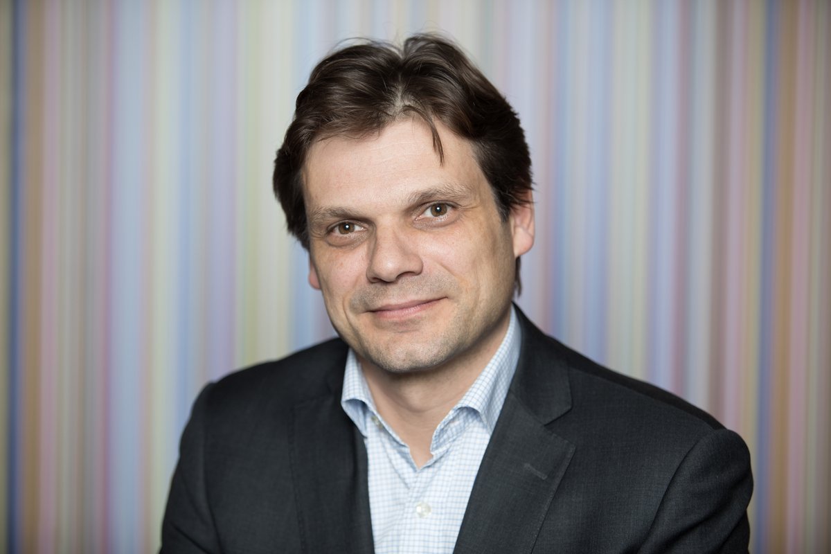 Mediametrie's tweet photo. Patrice de Flaujac, CIO Médiamétrie, nommé par la rédaction de Silicon pour l’élection du Manager IT 2022.
Découvrez son portrait... et votez ! 

👉 https://t.co/6YHZnUi2PU

#ManagerIT2022 #fullcloud #finops #devops #frsilicon https://t.co/dE0ISz62wm