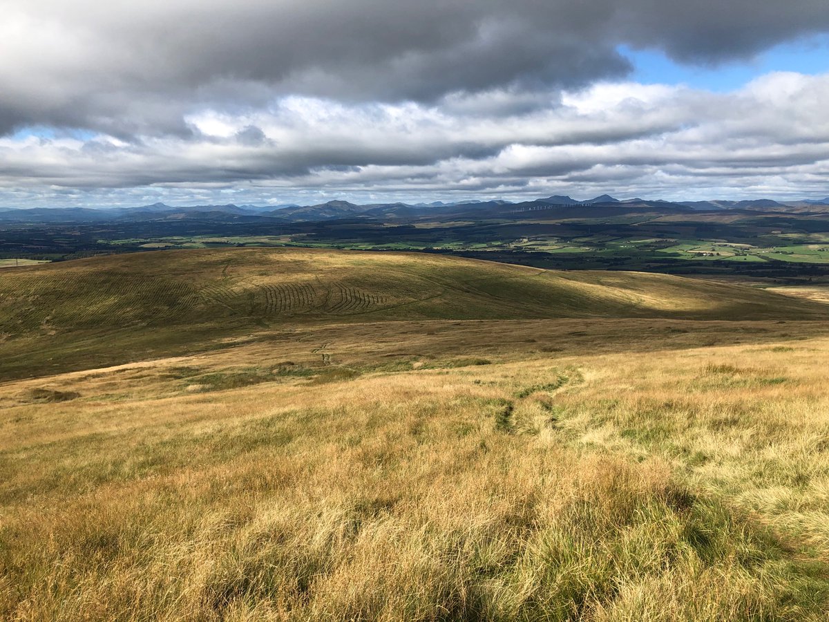 Marthcnye's tweet photo. @beckorio I was just looking at the same view from the hills on Sheriffmuir! Maybe we could’ve waved at each other….. https://t.co/kOZjrZq6FN