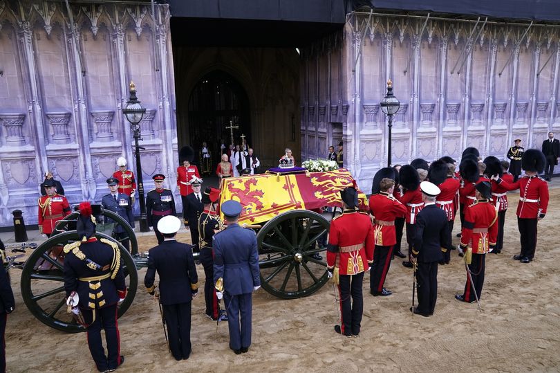 WalesOnline's tweet photo. The reason Wales isn't represented on the Royal Standard flag
https://t.co/BRRNH2oG5A https://t.co/cmKjXWXRaK